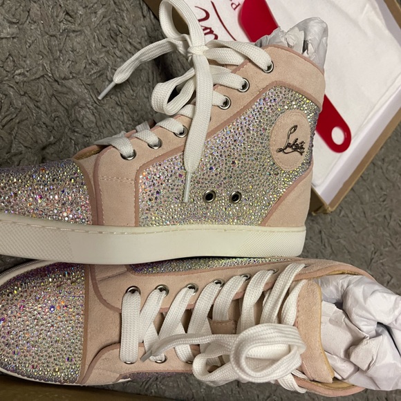 Selling my shoes.its a brand new i never used it.. - Picture 1 of 3